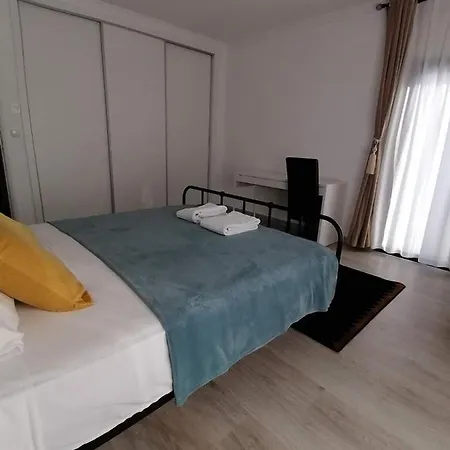 Hope House Parede
